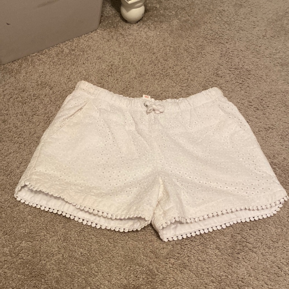 Cute summer white shorts- can dress up or down!!